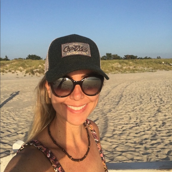 Meet your Posher, Maria - Picture 1 of 1